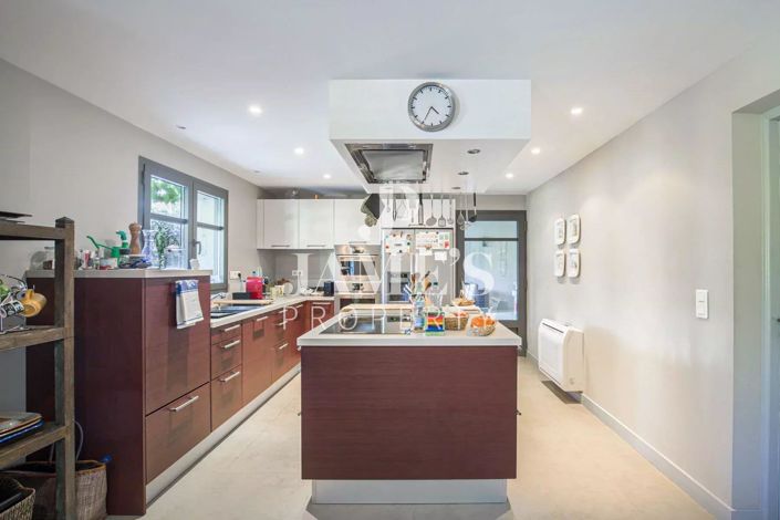 Image No.5-3 Bed House for sale