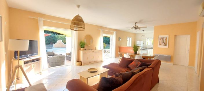 Image No.10-4 Bed House for sale