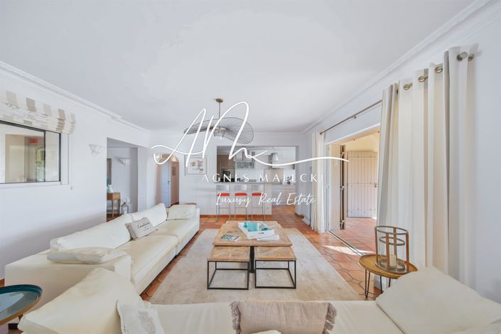 Image No.12-4 Bed House for sale