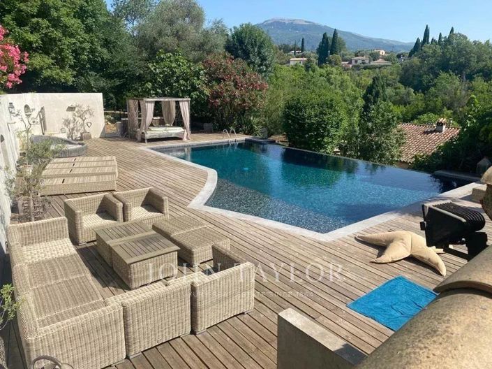 Image No.20-7 Bed House for sale