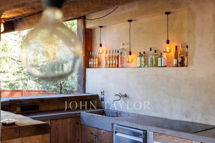 Image No.24-7 Bed House for sale