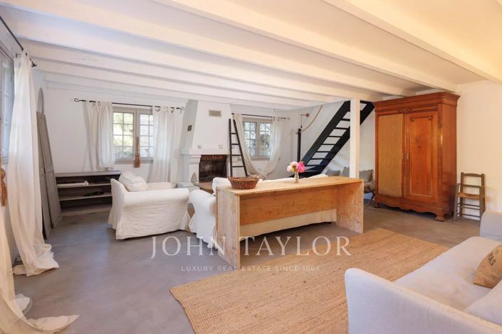 Image No.25-7 Bed House for sale