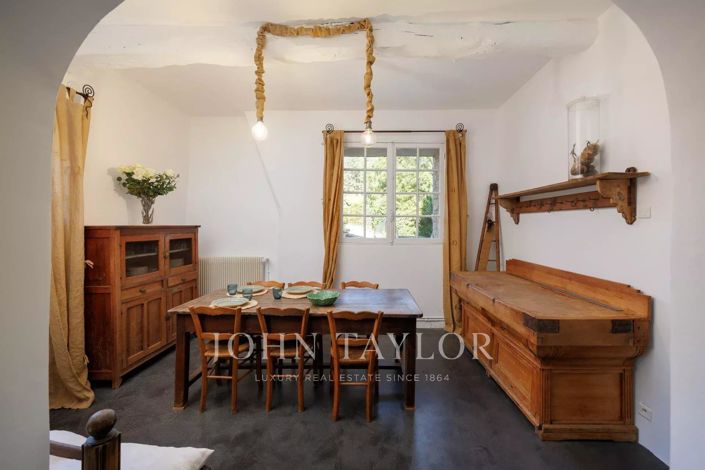 Image No.26-7 Bed House for sale