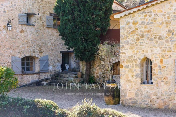 Image No.42-7 Bed House for sale