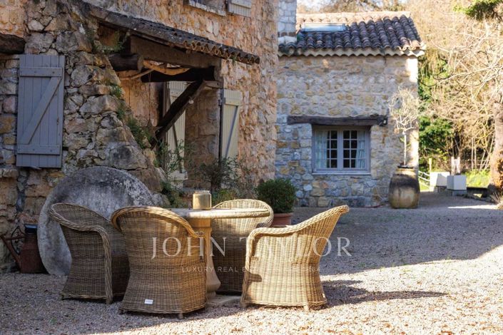 Image No.7-7 Bed House for sale