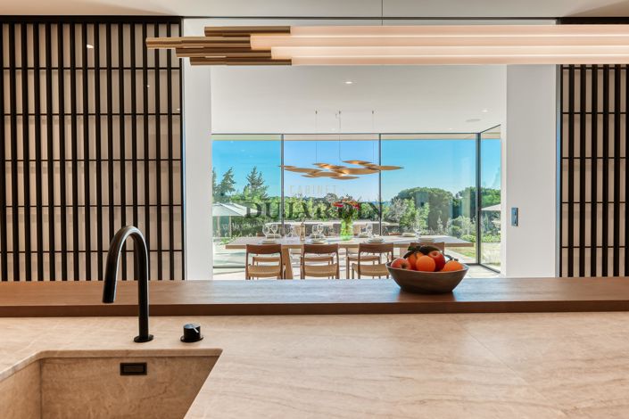 Image No.9-6 Bed House for sale