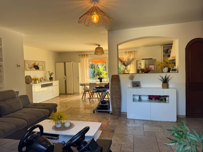 Image No.2-3 Bed House for sale