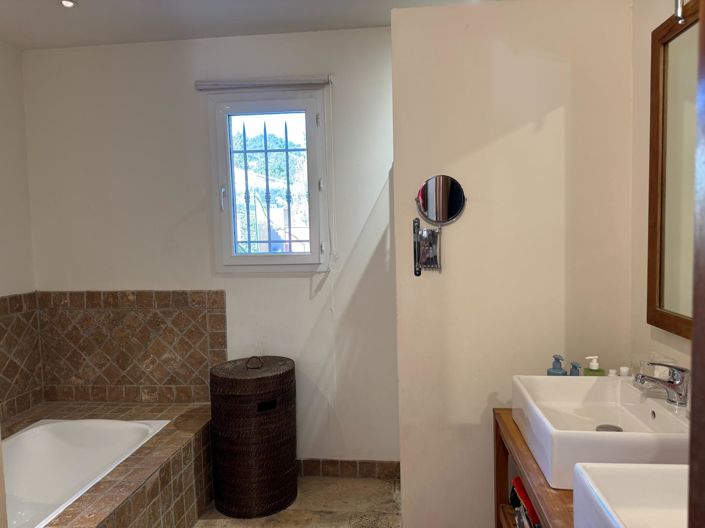 Image No.9-3 Bed House for sale