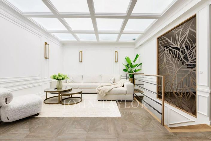 Image No.8-10 Bed House for sale