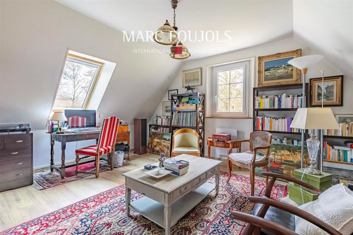 Image No.17-4 Bed House for sale