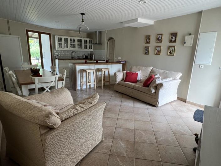 Image No.14-8 Bed House for sale