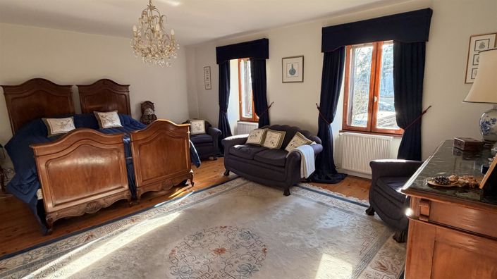 Image No.16-8 Bed House for sale