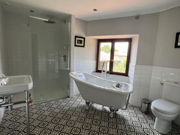 Image No.19-8 Bed House for sale