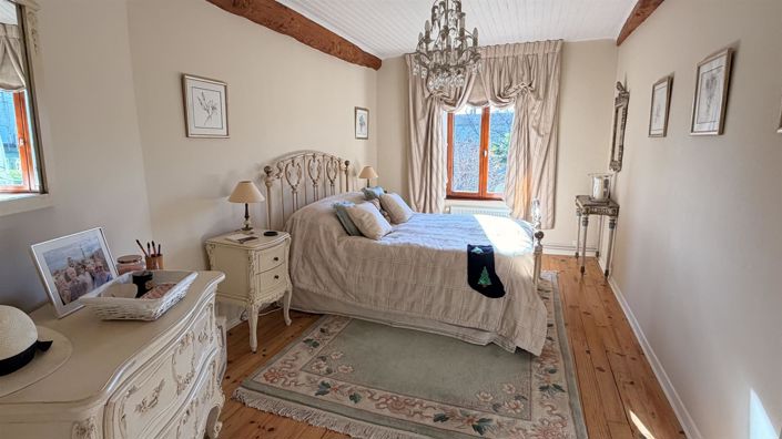 Image No.20-8 Bed House for sale