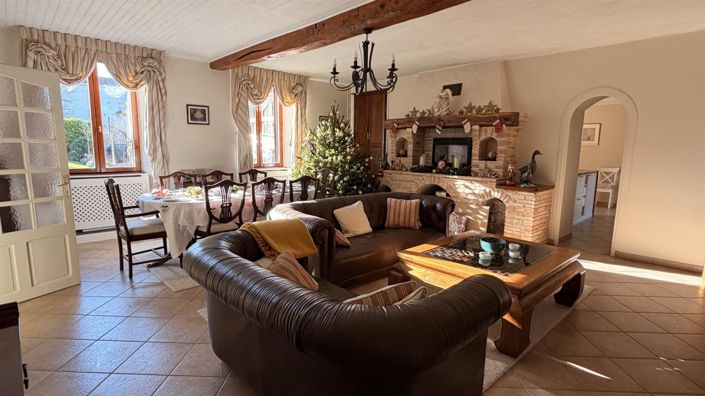 Image No.5-8 Bed House for sale