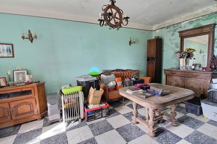 Image No.8-5 Bed House for sale