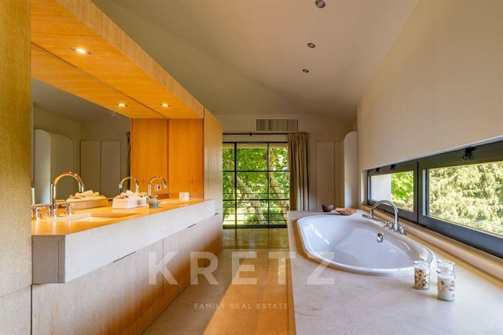 Image No.14-7 Bed House for sale