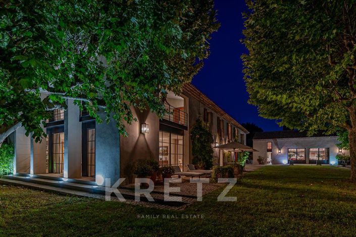 Image No.20-7 Bed House for sale