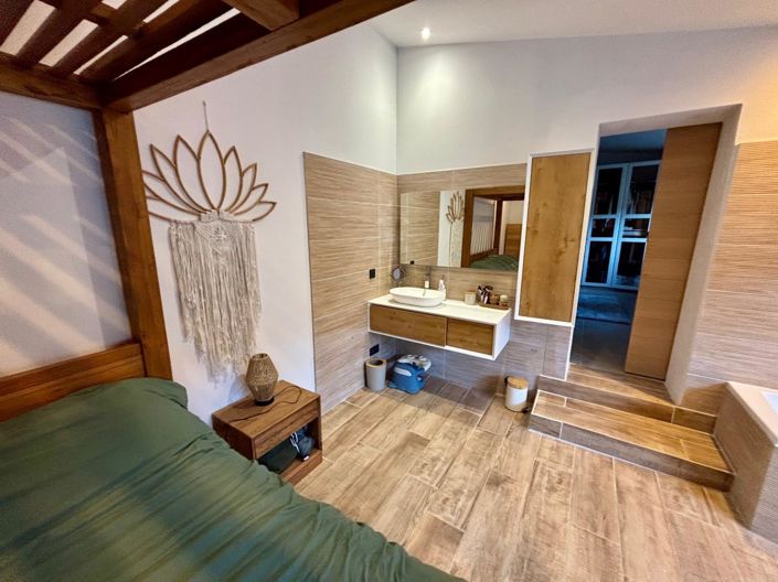 Image No.15-4 Bed House for sale