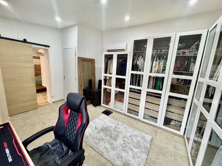 Image No.18-4 Bed House for sale