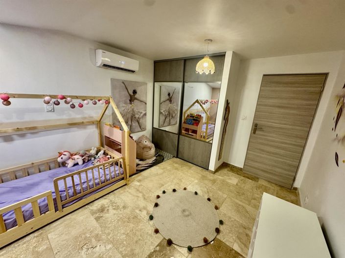 Image No.19-4 Bed House for sale