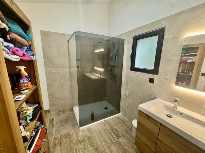 Image No.22-4 Bed House for sale