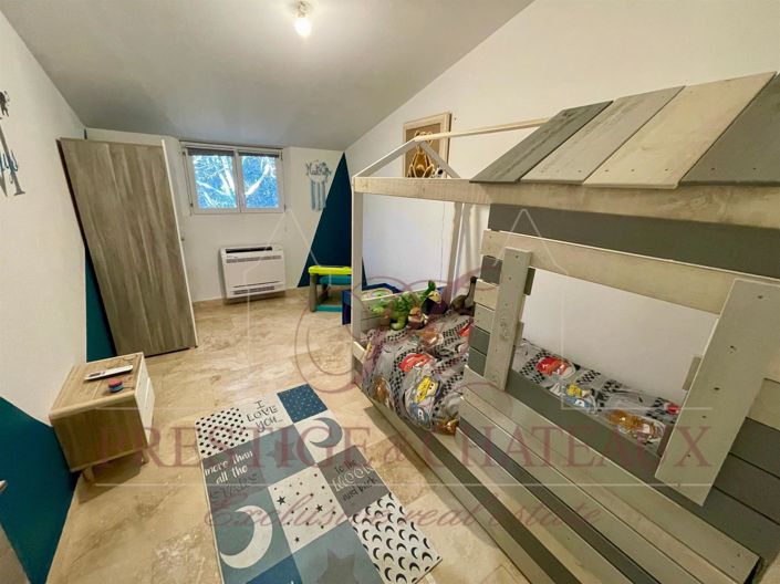 Image No.24-4 Bed House for sale