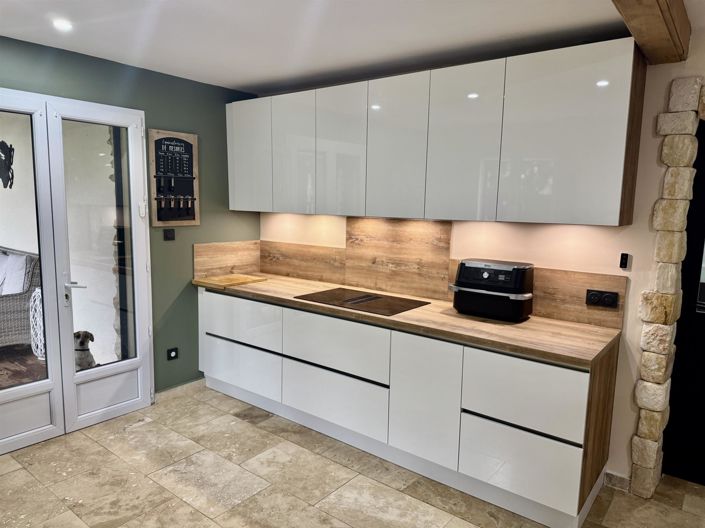 Image No.9-4 Bed House for sale