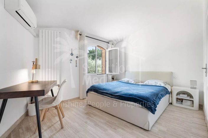 Image No.13-3 Bed House for sale