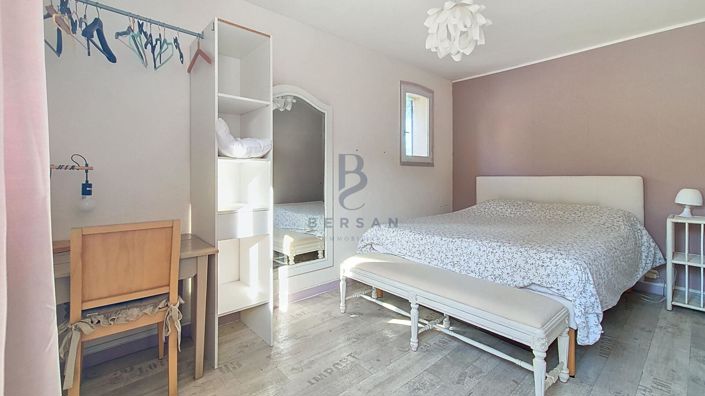 Image No.10-6 Bed House for sale