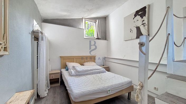 Image No.15-6 Bed House for sale