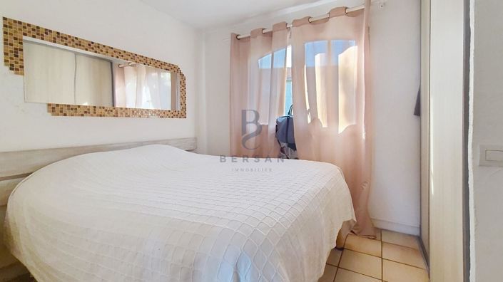 Image No.17-6 Bed House for sale