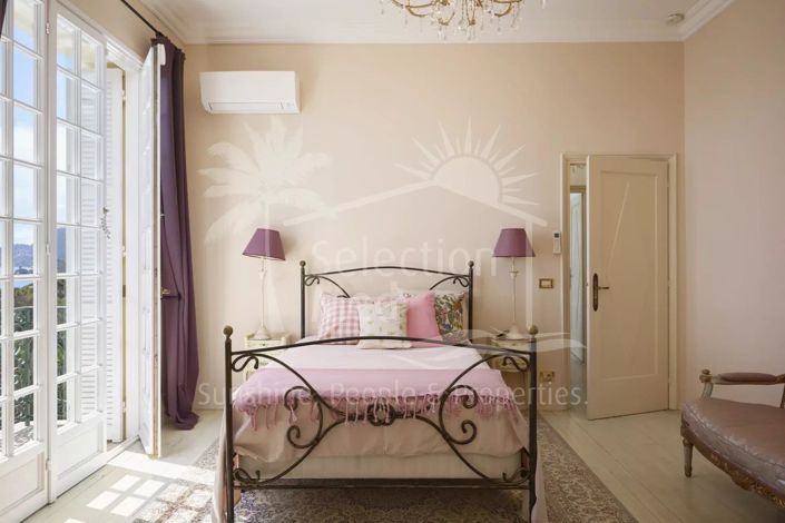 Image No.32-5 Bed House for sale