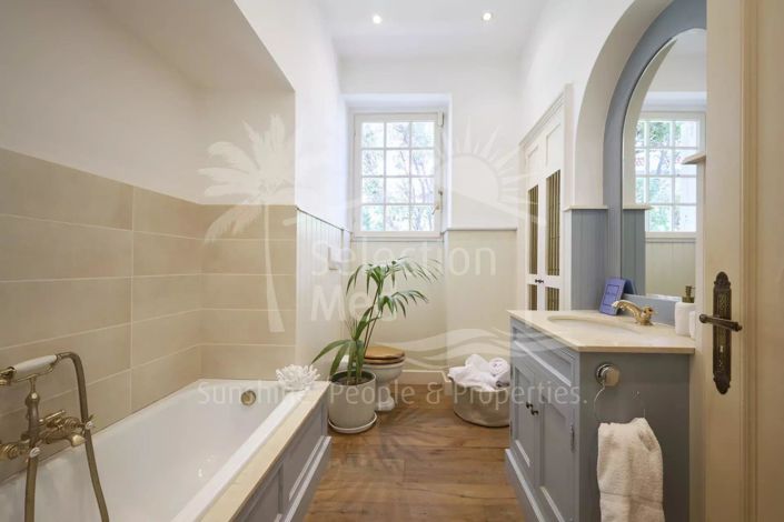 Image No.39-5 Bed House for sale