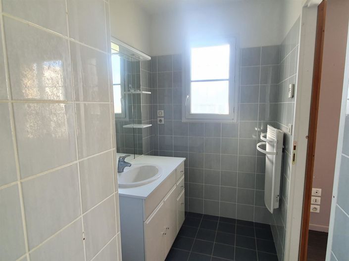 Image No.10-4 Bed House for sale