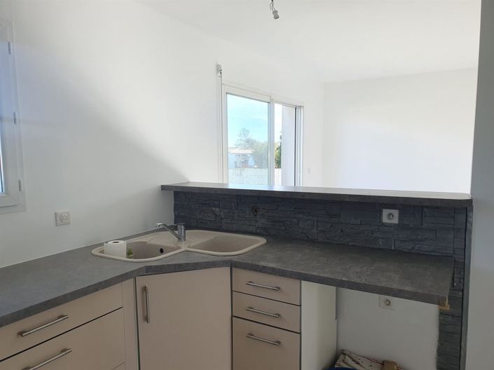 Image No.25-4 Bed House for sale