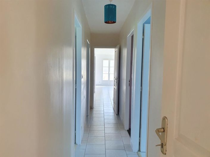 Image No.27-4 Bed House for sale