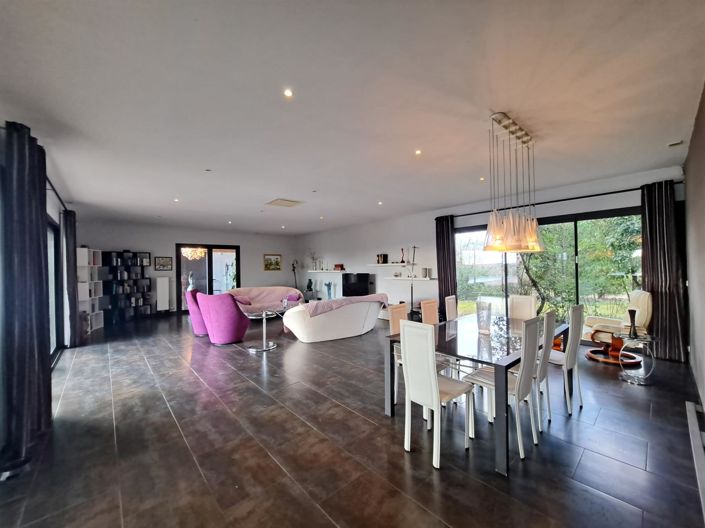 Image No.13-4 Bed House for sale