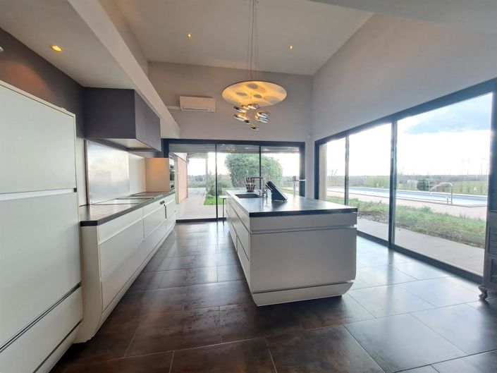 Image No.14-4 Bed House for sale