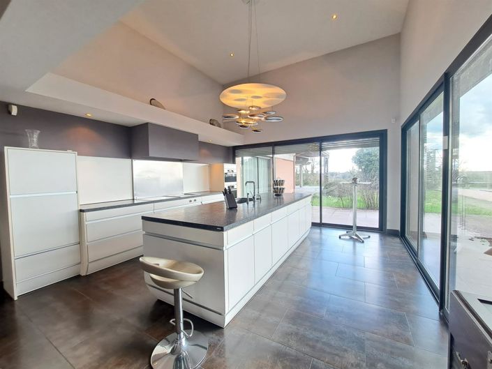 Image No.15-4 Bed House for sale