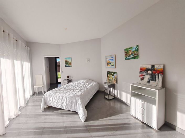 Image No.23-4 Bed House for sale