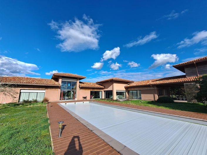 Image No.4-4 Bed House for sale