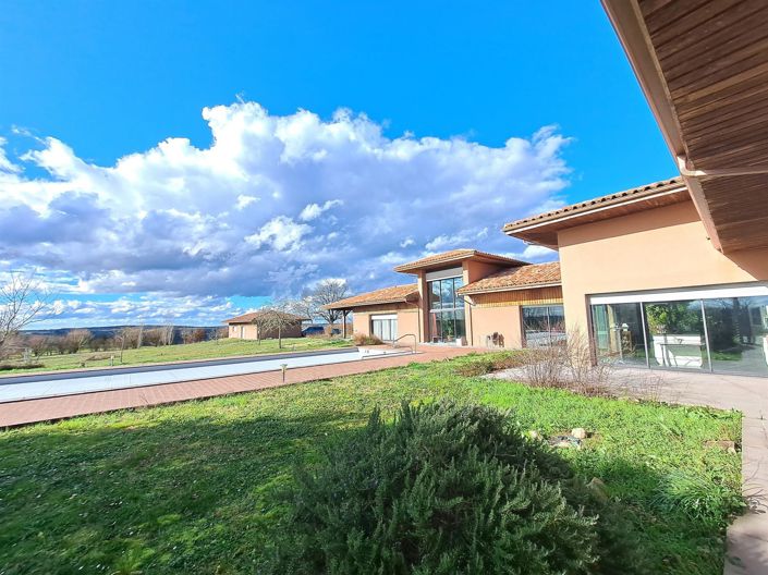 Image No.6-4 Bed House for sale