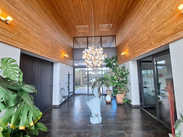 Image No.8-4 Bed House for sale