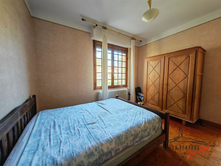 Image No.8-7 Bed House for sale
