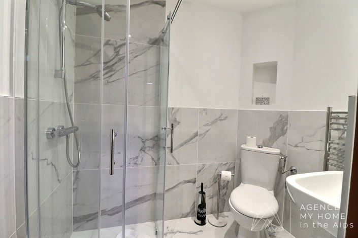 Image No.18-7 Bed House for sale