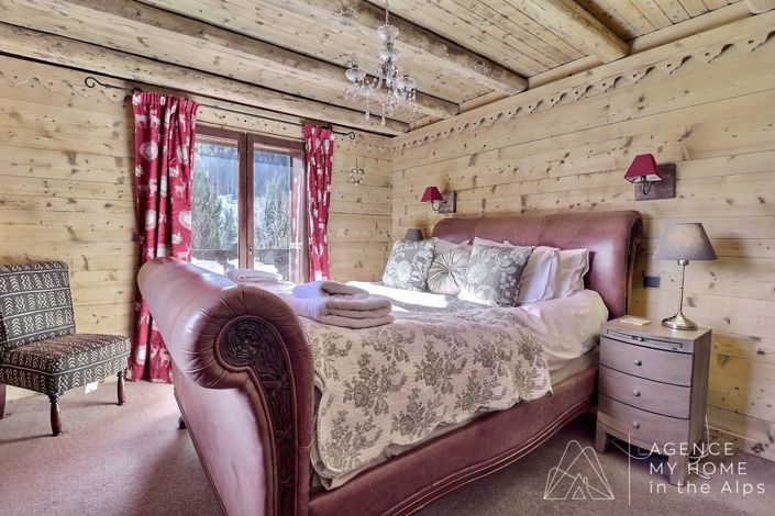 Image No.24-7 Bed House for sale