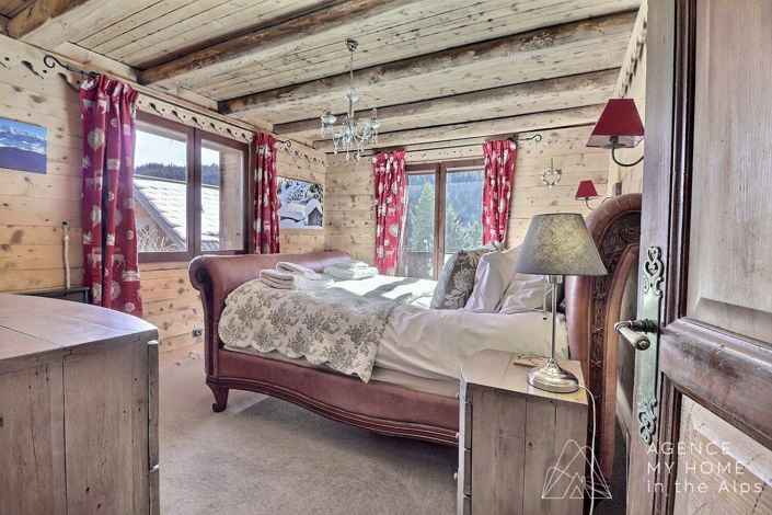 Image No.26-7 Bed House for sale