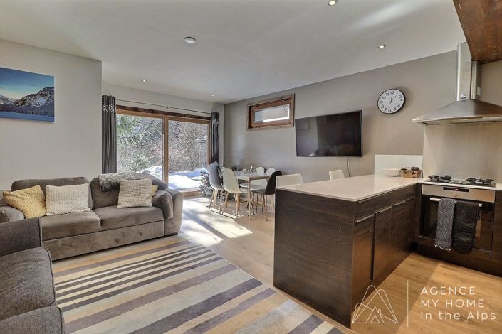 Image No.7-7 Bed House for sale