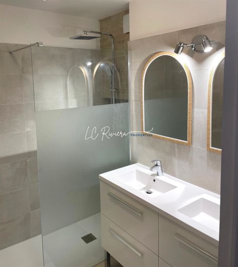 Image No.6-Appartement de 2 chambres à vendre à Saint-Raphael